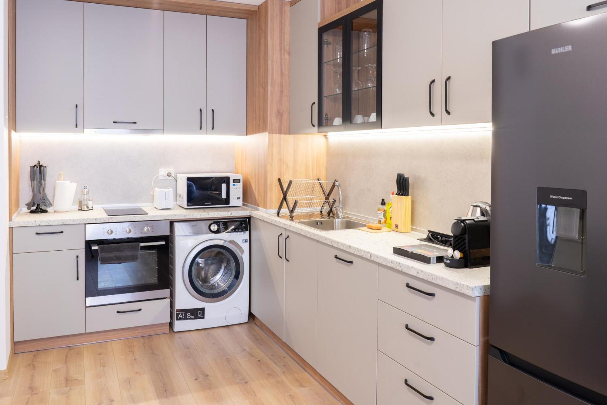 New Modern & Cozy Apartment With Free Parking Warna Exterior foto